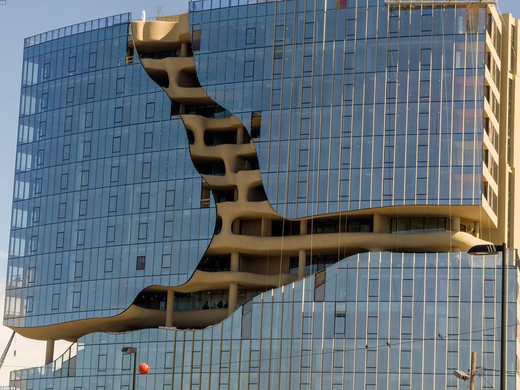 គន្លឹះនិងយុទ្ធសាស្ត្រ: ការបង្កើតជោគជ័យនៅក្នុងពិភពអាជីវកម្ម